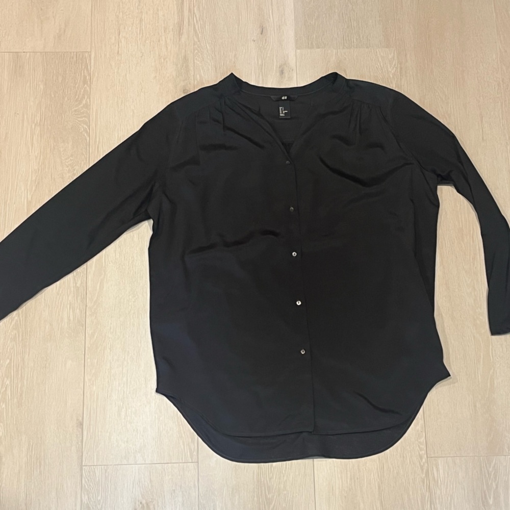 H&M black long sleeve button-up blouse. Crew neck